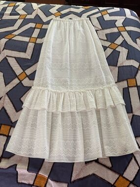 BCBGMaxAzria white eyelet embroidered tiered maxi long dress with pockets sz.XXS